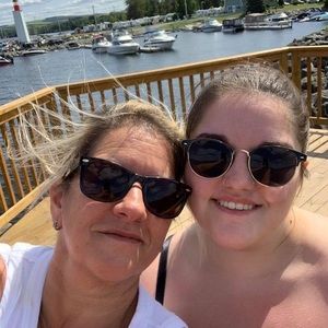 Meet your Posher, Manon